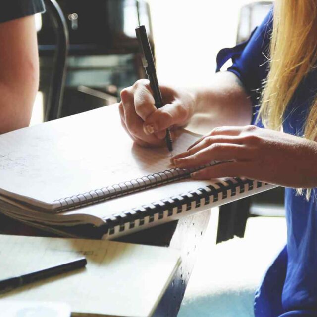 https://womenstemmentorship.ca/wp-content/uploads/2016/07/bg-headline-08-640x640.jpg
