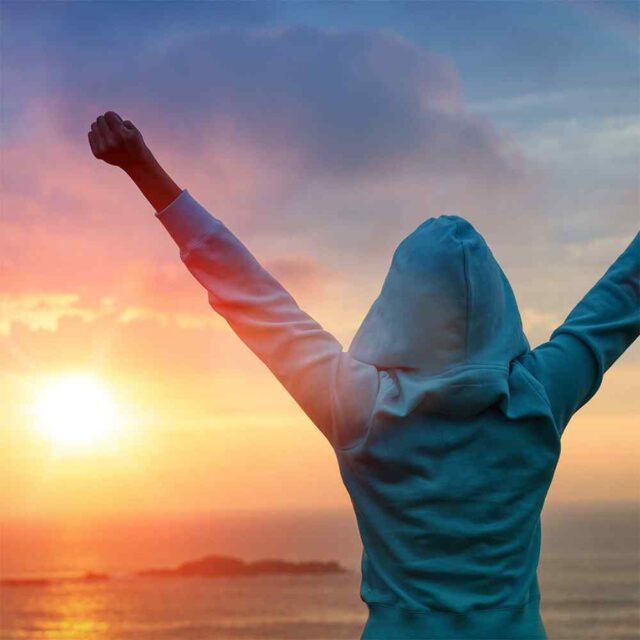 https://womenstemmentorship.ca/wp-content/uploads/2018/01/img-rising-hands-640x640.jpg